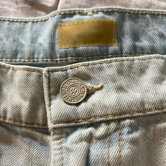 MOTHER Denim The Dropout Fray Jeans in Get Blondie Rinse - Picture 4 of 5